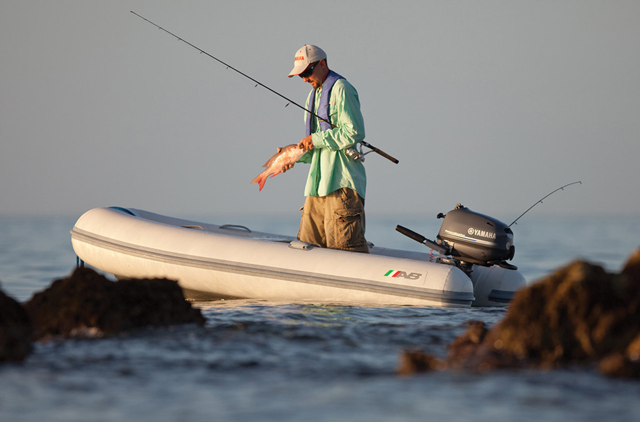 Yamaha F4SMHA Outboard | 4HP Scratch and Dent Level 1 | 7046 - Image 2